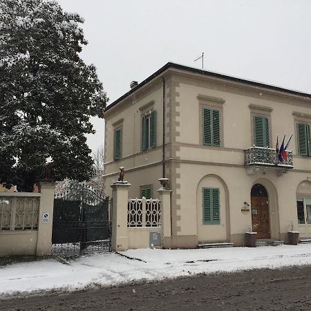 Lucca Relais Bed & Breakfast Bagian luar foto