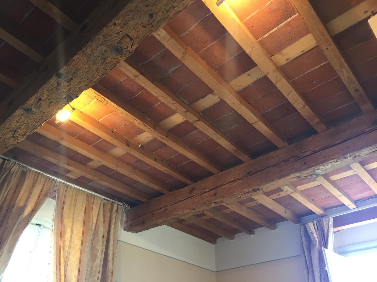 Lucca Relais Bed & Breakfast Bagian luar foto