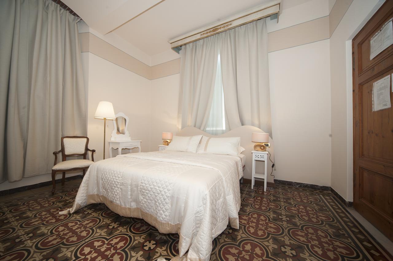 Lucca Relais Bed & Breakfast Bagian luar foto