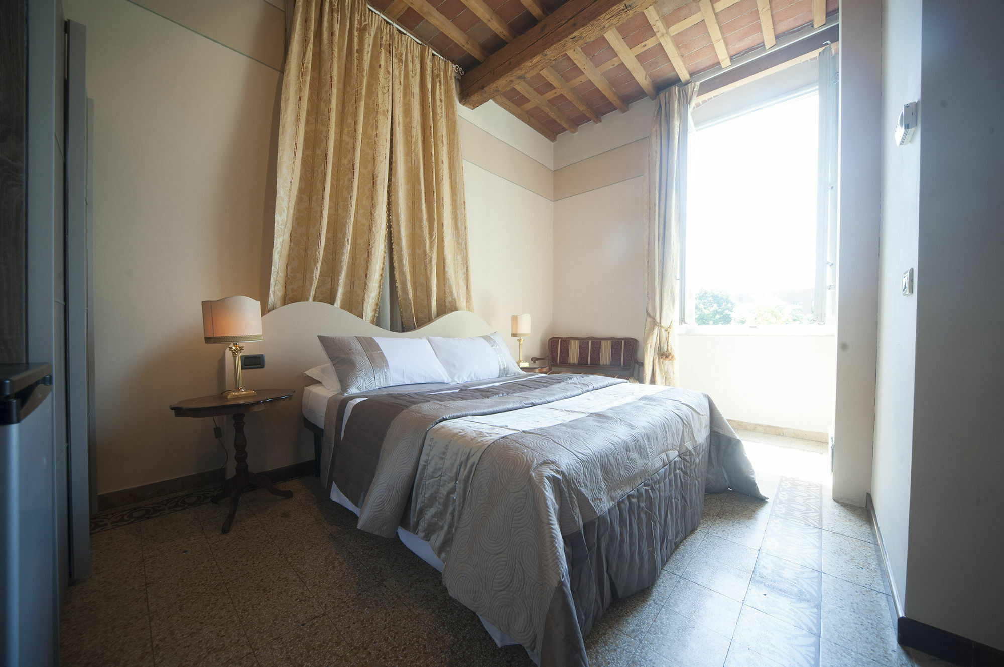 Lucca Relais Bed & Breakfast Bagian luar foto