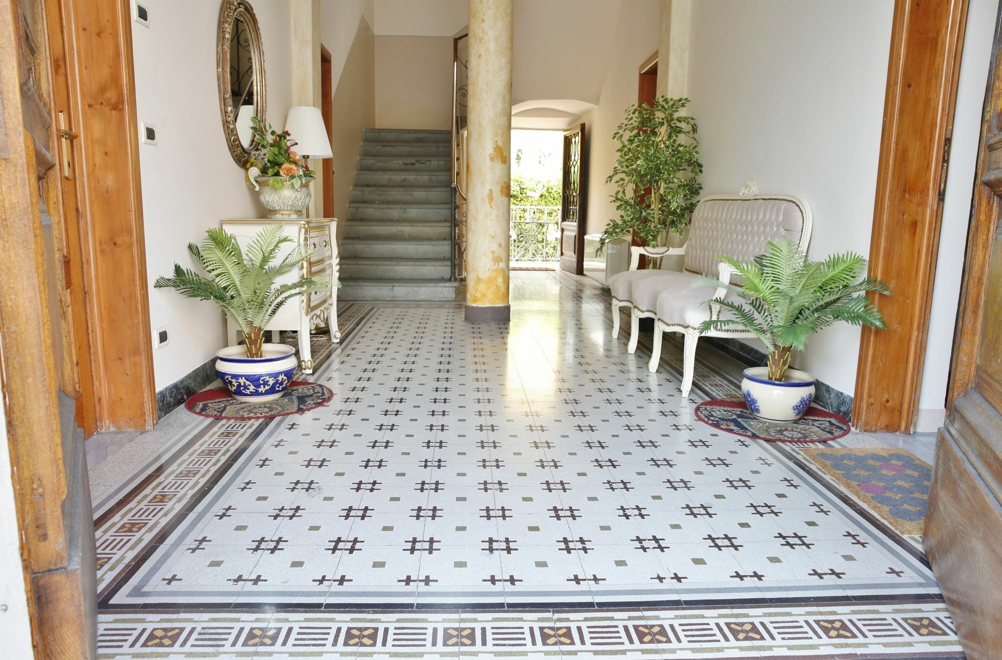 Lucca Relais Bed & Breakfast Bagian luar foto