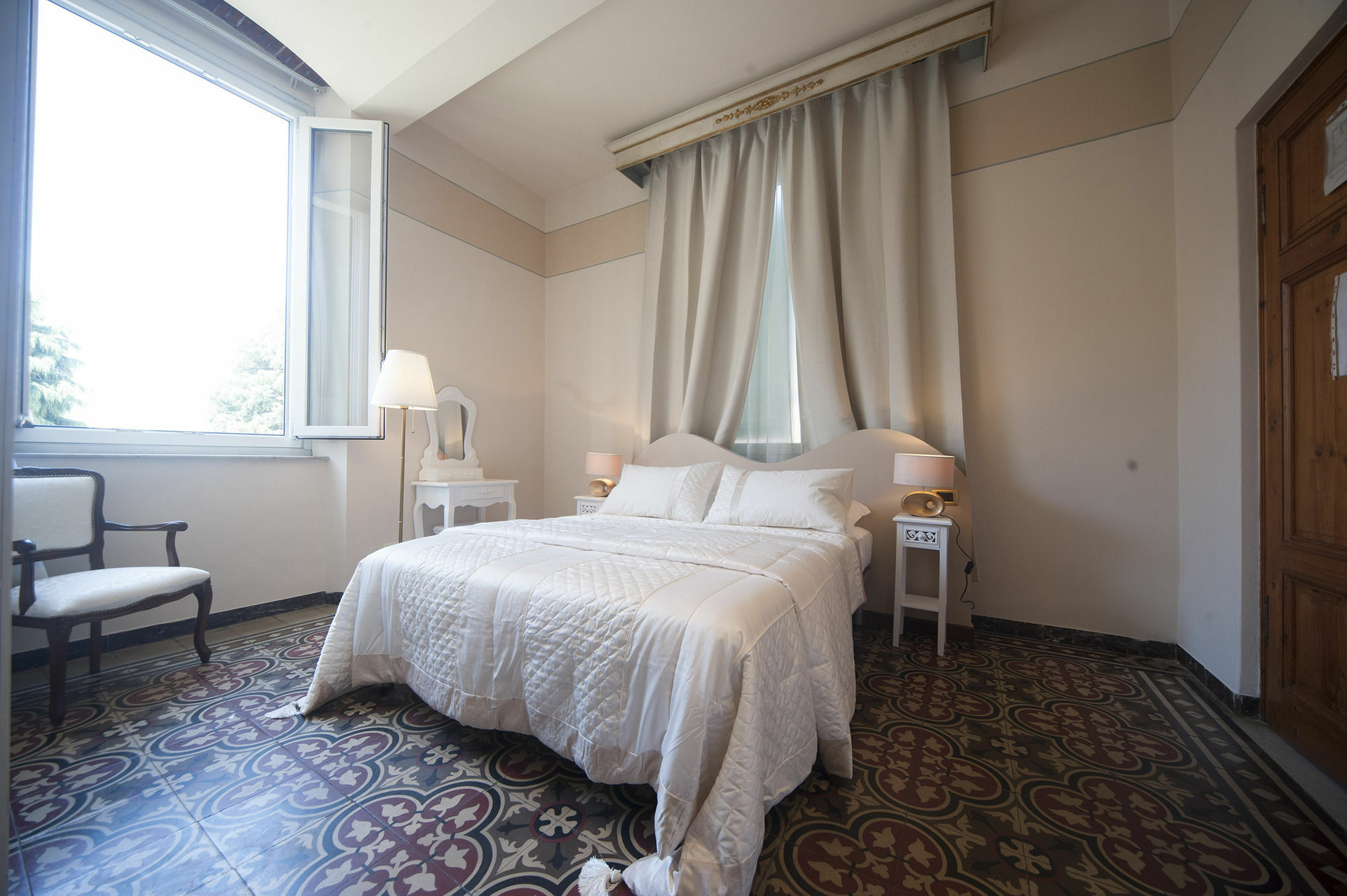 Lucca Relais Bed & Breakfast Bagian luar foto